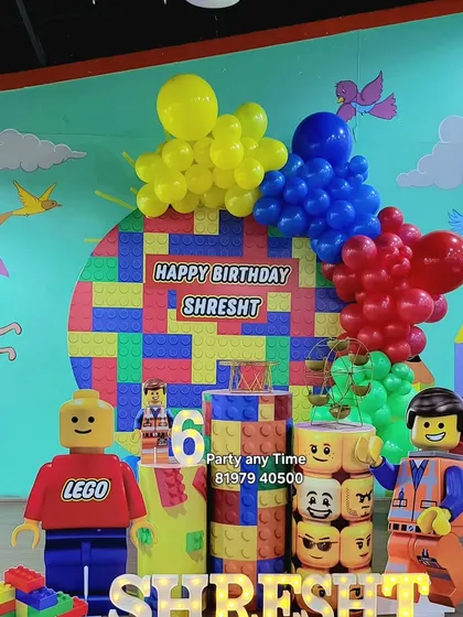 Another angle of the vibrant Lego party decoration. I use bright, primary-colored balloons to match the theme perfectly.