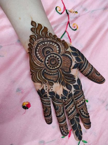 Party & Sider Henna photo 4