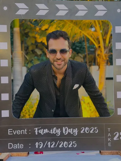 Even corporate events need fun photo opportunities. This custom clapperboard prop from the Zydus Family Day was a huge hit, helping employees create and share memories from the event.
