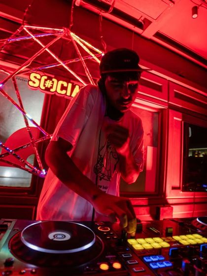 Another shot from my 90's hip hop set at Social.