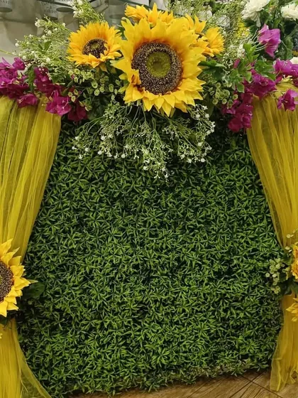 A bright and sunny ready-made decor option, perfect for a quick and beautiful setup for your home festival.
