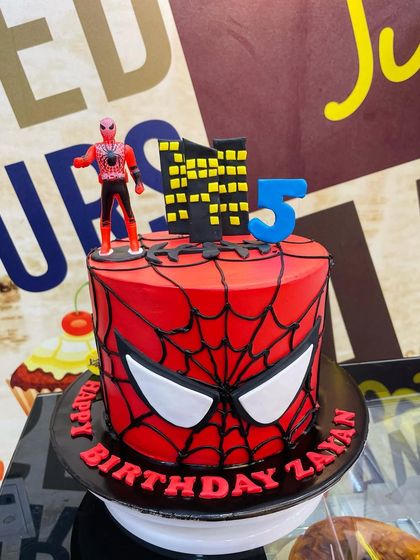 Kids' Character & Cartoon Cakes photo 5
