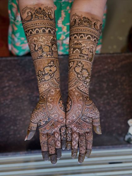 A final look at this classic bridal design, perfect for a traditional wedding ceremony.