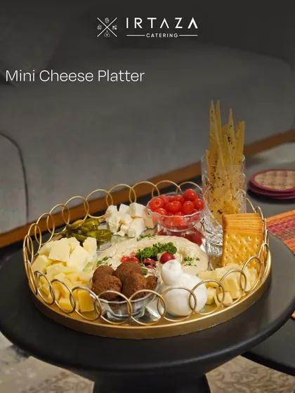 A perfect start to any gathering, my mini cheese platters are curated with a selection of gourmet cheeses, fresh fruits, crackers, and dips. It’s an ideal choice for a sophisticated wine and cheese evening or as a starter for a larger party.