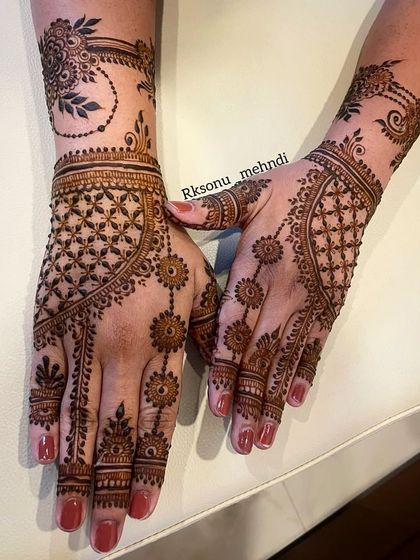 Sonu - Bridal & Wedding Mehndi Modern & Minimalist Mehndi photo 33