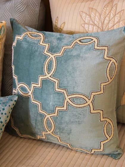 Ekaani - Luxury Home & Spiritual Decor Luxurious Linens: Cushions & Bedcovers photo 45