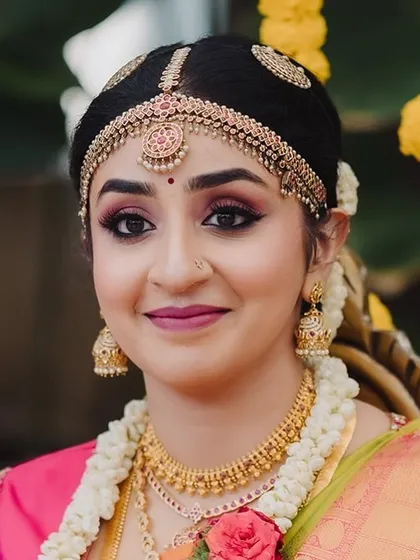 Discover more stunning South Indian bridal looks, each one celebrating the unique traditions and beauty of the occasion.