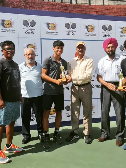 The winners of the National Series doubles event with tournament officials. A proud moment.