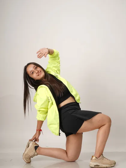 When rhythm meets attitude. This is from a photoshoot where I explored a more urban, street-style dance vibe.