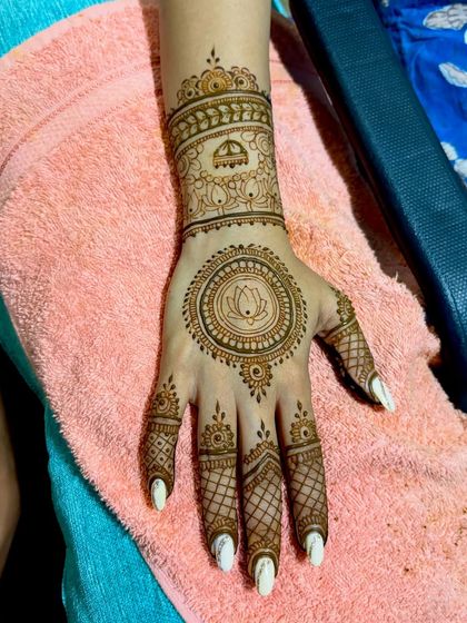 Mitali - Mehendi for Special Occasions Exquisite Bridal Mehendi photo 12
