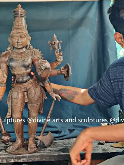 Here is one of our artisans with the wax model of Bhargava Rama. This image connects you to the human hands and the devotion that are part of our thousand-year-old Swamimalai tradition, turning metal into a vessel for the divine.