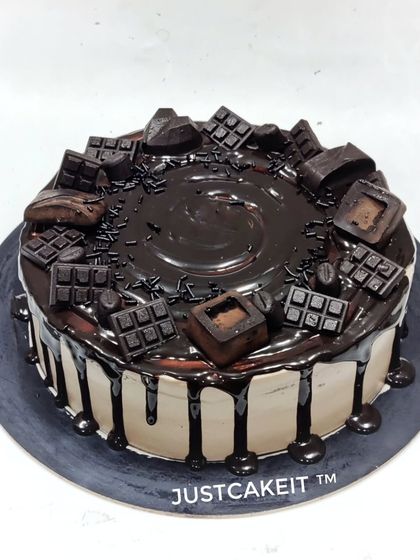 Unique & Artistic Cakes photo 4