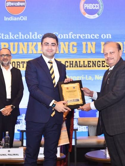 My CEO receiving an award at the Indian Oil conference. This recognizes our contribution to the dialogue on sustainable maritime fuels and our commitment to fostering knowledge sharing between policymakers and industry leaders.