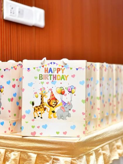 Satweek - Themed Birthday Party Decoration The Finishing Touches: Props, Cakes & Details photo 28