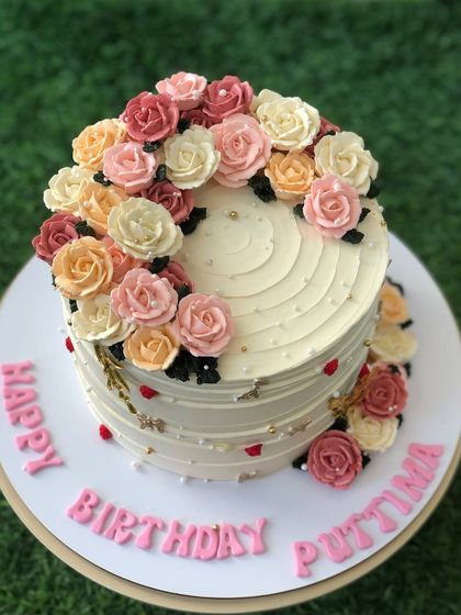 Ankita Das - Designer Cakes & Desserts Art in Buttercream: Floral & Dainty Designs photo 3