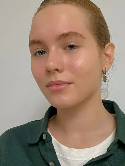 Here are the key elements of my tinting technique. I prioritize working with the hair for longevity, avoid unnecessary lightening, and gently thin any dense patches for a more uniform, airy look.