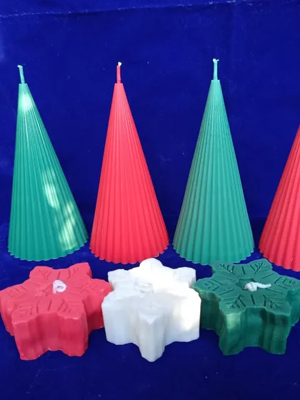 The full set of Christmas ribbed pillar and snowflake candles.
