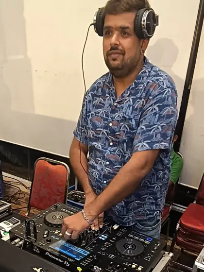 A great shot from a Sangeet and ring ceremony I played at Autina Banquet in Powai. As a wedding DJ, I love mixing Bollywood hits and UK Punjabi tracks to get the whole family dancing.