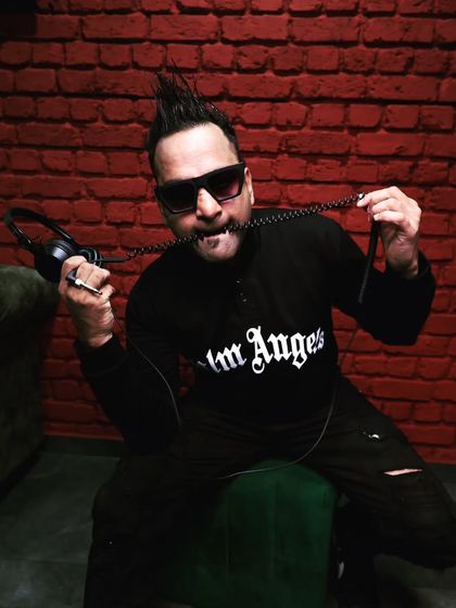 Behind the Decks photo 7