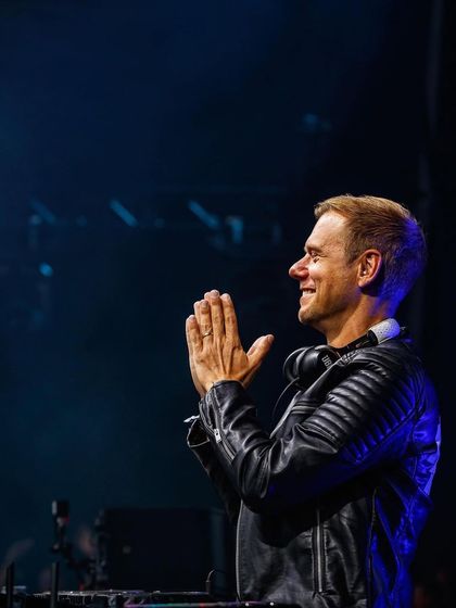 Armin van Buuren showing his gratitude to the fans, a moment of mutual appreciation that defines my events.