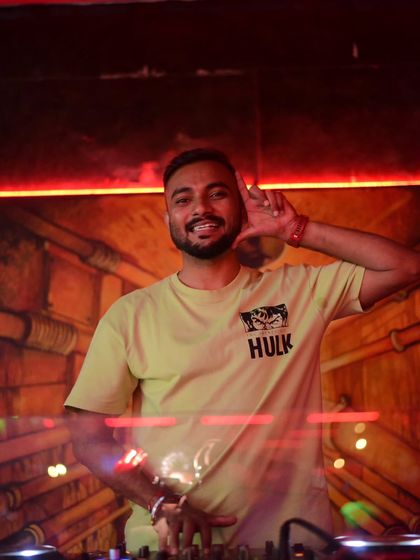 Another pose from the console. It's all about having fun with it and sharing that positive energy with everyone in the room.