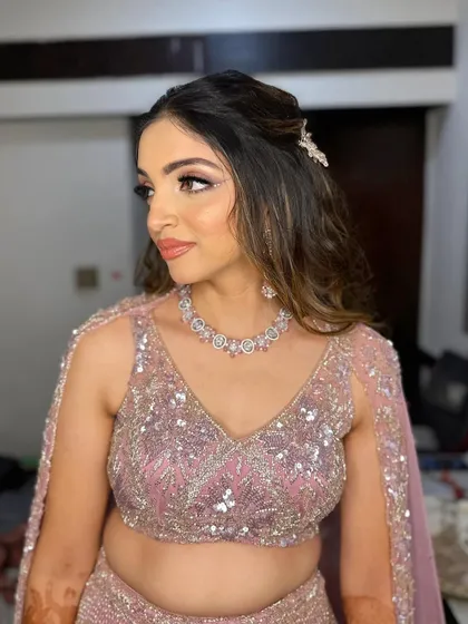 Hetal looking elegant and ready for her sangeet performance.
