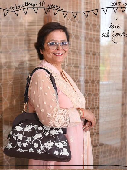 Our beautiful patron model Meera Sain carrying the Lace Oak Jordan as a shoulder bag.