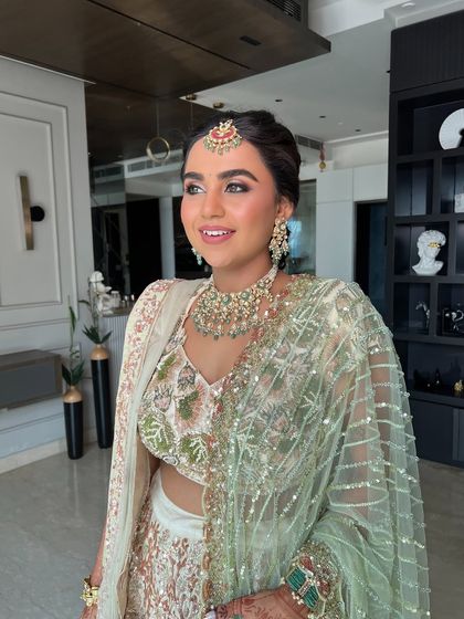 Modern Pastel & White Bridal Looks photo 42