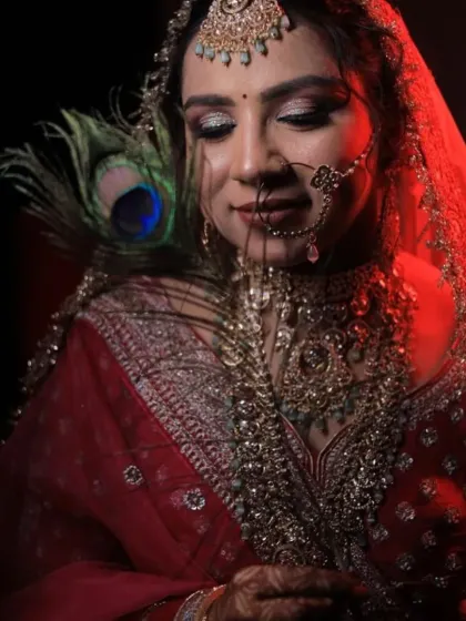 A happy bride, a happy me! These stunning portraits of my client show her looking radiant and confident on her wedding day in her rental lehenga and jewellery.