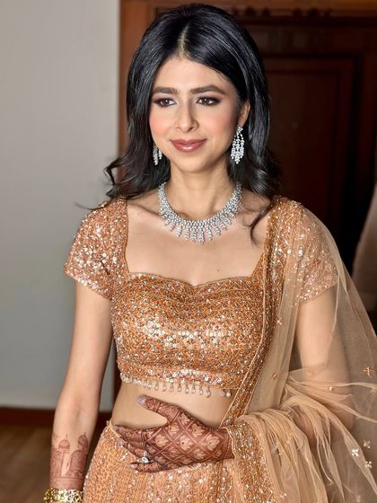 Modern Pastel & Golden Brides photo 49