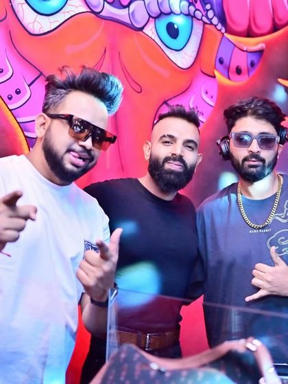 A super fun Sunday with friends at Tipsy Bull.