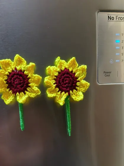 Brighten up any space with these cheerful sunflower fridge magnets. They are a great option for small, affordable, and delightful return gifts or corporate goodies that everyone will love.