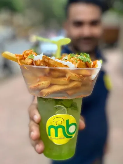 My Freyo Tower combines a refreshing lemon and mint mojito with a portion of cheesy fries. It's a handy and delicious snack combo.