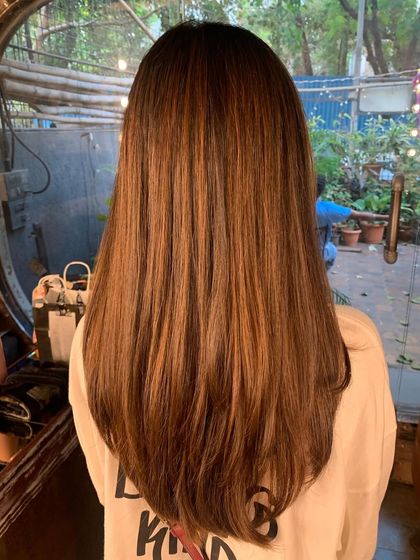 The shine on this straight auburn hair is just beautiful. A great example of a healthy, non-bleach color. (No filter)