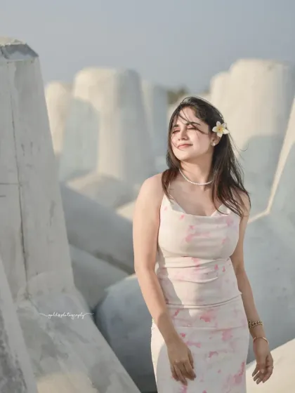 A series of carefree portraits of an actress on the beach. I captured the natural movement of her hair in the wind to create a sense of freedom and joy.