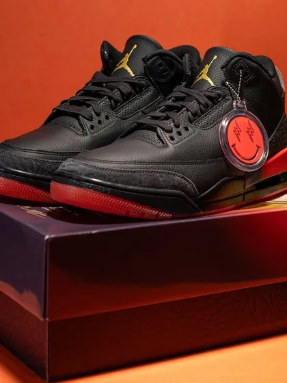 It's all in the details. The Jordan 3 J Balvin 'Rio' collaboration is a work of art, from the sunset gradient midsole to the unique hangtag and box.