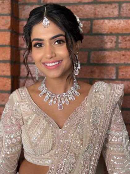 A closer look at the soft glam makeup, with radiant skin and beautifully defined eyes that sparkle.