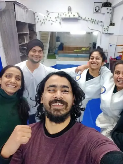 A smaller group session, but the same big family vibe. We ensure everyone gets attention and feels part of the tribe.