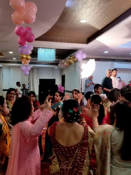 The dance floor was full of energy at this baby shower. I love getting everyone involved, whether it's through games or just dancing and celebrating together.