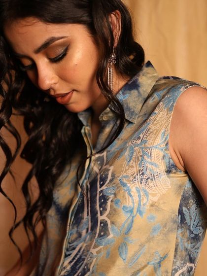 A look at our Festive Edit '24, a collection that blends heritage with versatile style. We've reimagined vintage South Indian motifs on contemporary silhouettes like shirts and vests, handcrafted with fine natural fabrics and archival woodblocks.