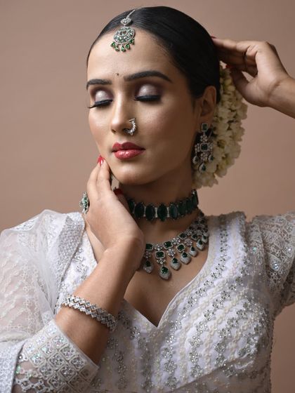 Modern & Reception Bridal Looks photo 6