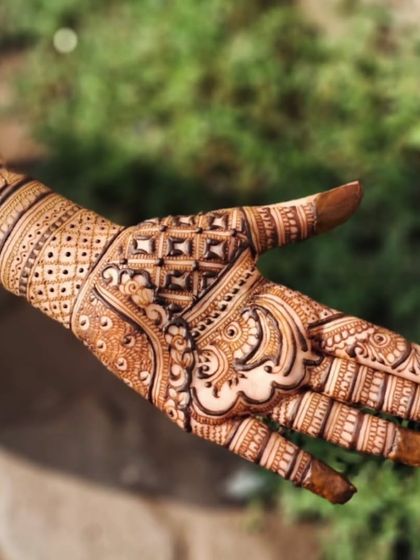 Minimalist & Party Mehendi photo 35
