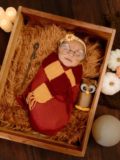The littlest wizard has arrived! Even the tiniest newborns can be part of a magical story. This Harry Potter themed shoot shows how we can use creative props and setups to capture your baby's first days in a truly unique way.