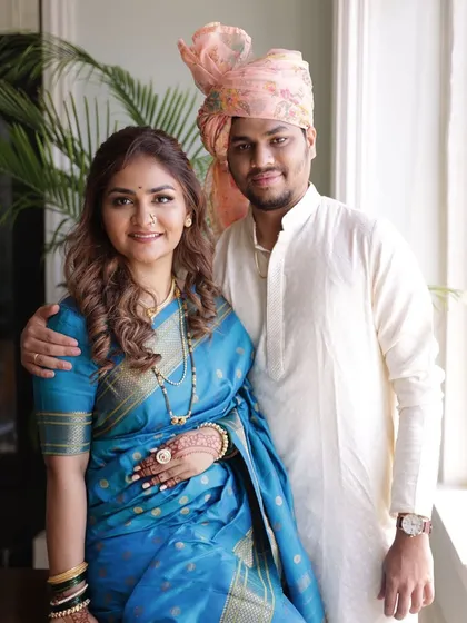 A lovely photo of the couple.
