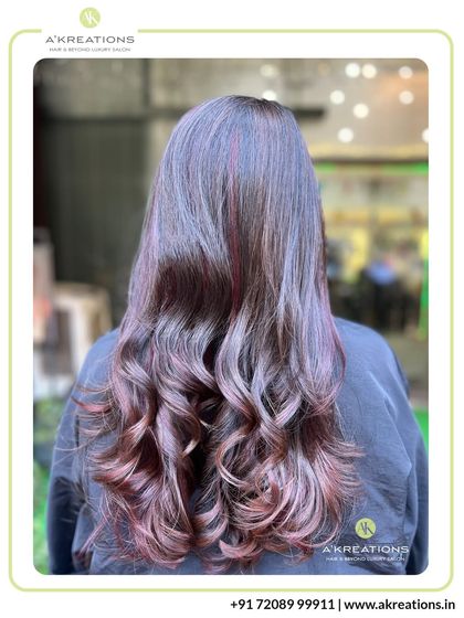 We offer a wide range of coloring services, from subtle highlights to full global colors, always ensuring a glossy, healthy finish.