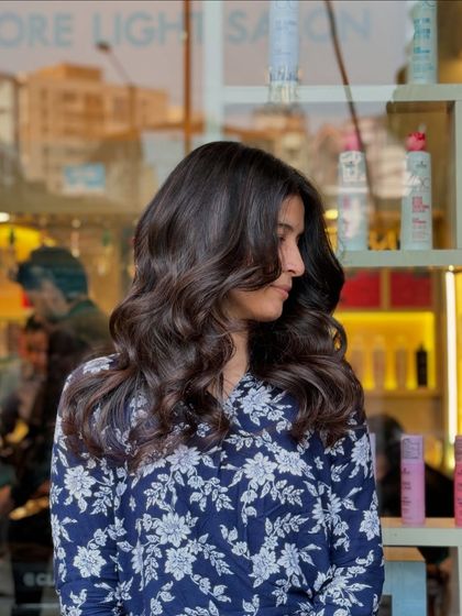 As delicious as it sounds. These Nutella chocolate waves feature deep, rich brown tones that are glossy, healthy, and styled to perfection.