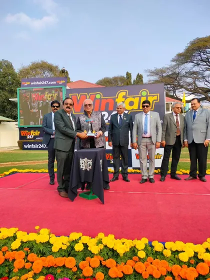 A moment from the Commemoration Trophy ceremony.