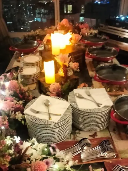 Dreamy settings at the comfort of your homes. This beautiful floral and candlelit buffet creates a magical atmosphere for any house party.