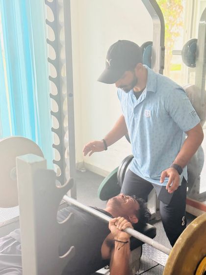 In the gym, our athletes work on golf-specific strength. Whether it's a bench press, a group discussion with a trainer, or single-leg exercises for stability, every movement has a purpose.