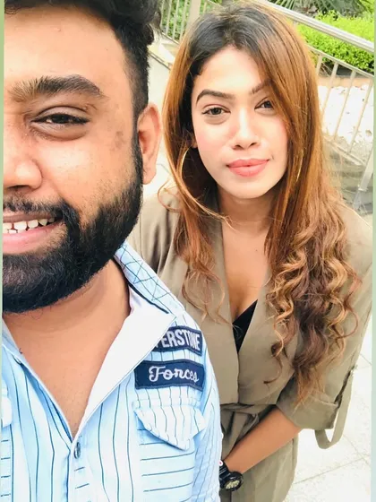 A selfie with a fellow creator. The influencer community is full of talented people.